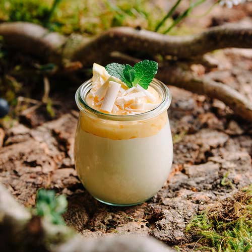 Das Dessert aus dem O´Gretel ist der "Gaumenbitzler". Die hausgemachte Zitronencreme ist in einem Glas angerichtet.