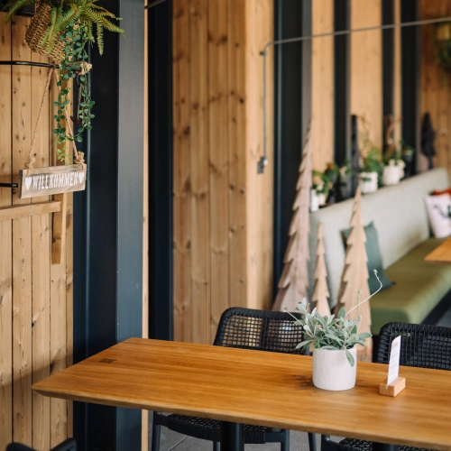 Ein gemütlicher Sitzplatz in der Lounge beim O´Gretel Restaurant.