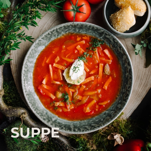 Vorschaubild für die Speisekarten_Rubrik: Suppe / Ein Teller mit einer Linsensuppe.